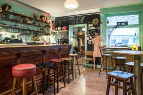 Vakantiewoning in Mol centrum met eigen bar 